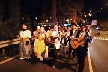Peregrinación desde San Juan hacia Jinámar. ofrenda, reparto del potaje y festival folclórico (Foto TA y TF)